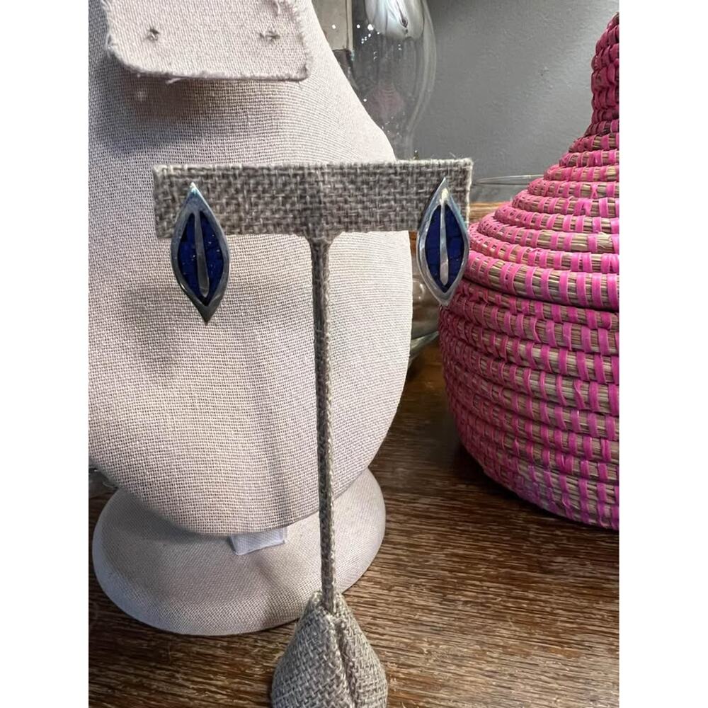 lapis inlay Sterling silver earrings. Vintage. 1 inch length.